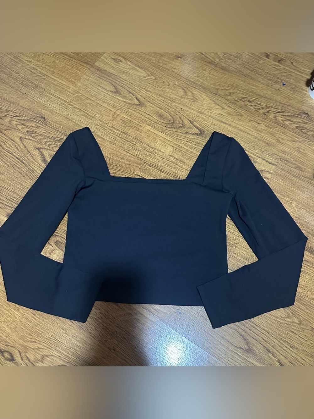 Babaton Black Square Neck Long Sleeve Crop Top size large fitted classic